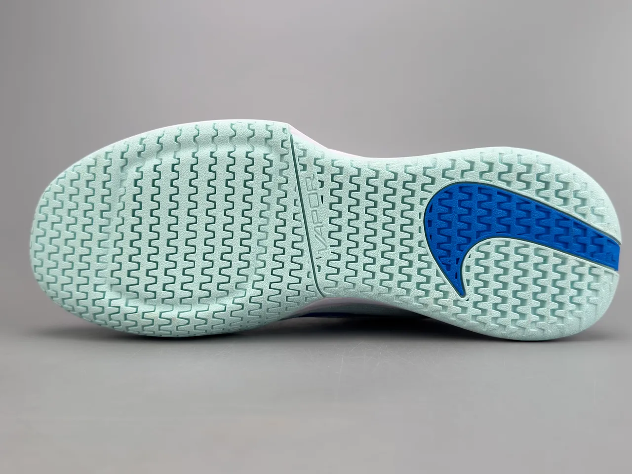 Nike Blue White Mesh Upper Synthetic Cage Overlay Running Shoes 8
