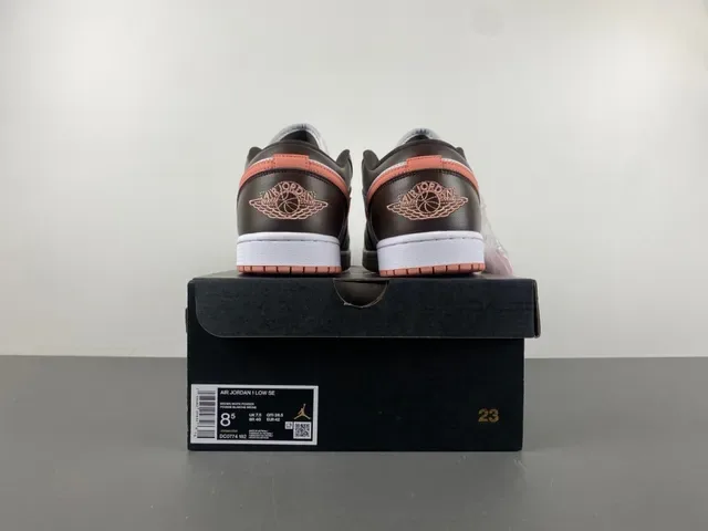 Nike Brown Orange Low-Top चामড়া এবং জাল লাইফস্টাইল স্নিকার্স 17