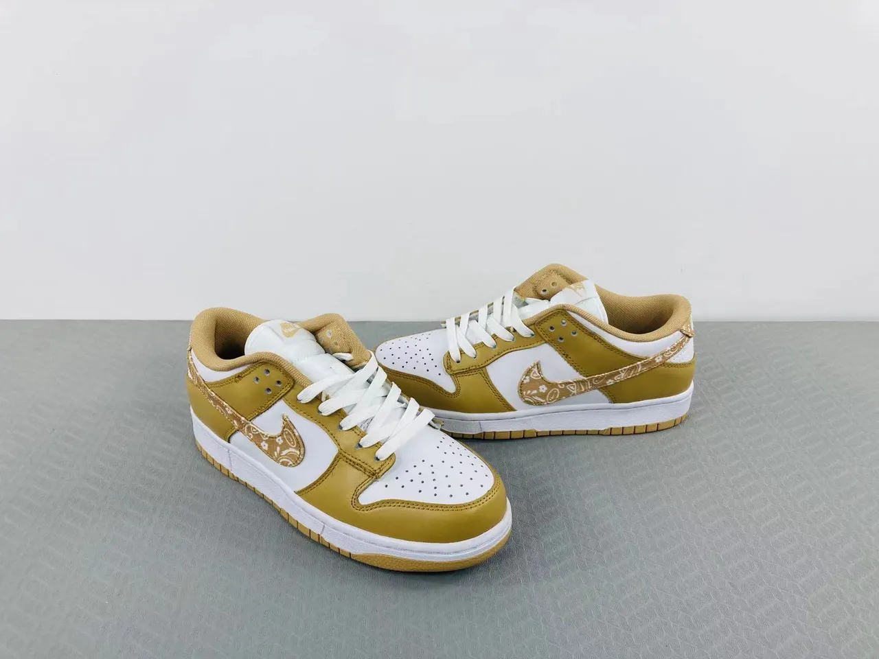 Nike Dunk Low Gold and White Bandana Print Lifestyle Sneakers 18