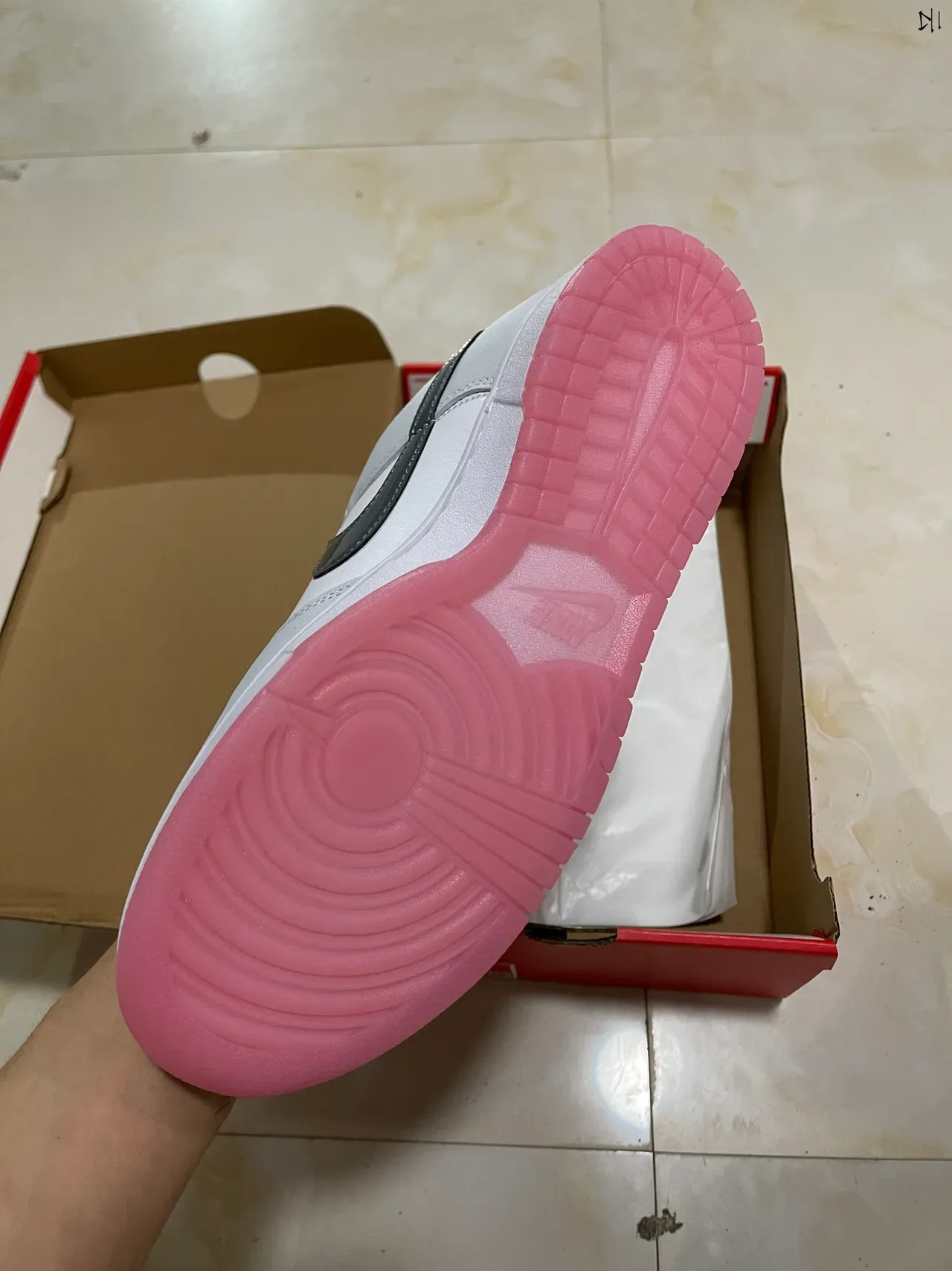 Nike Dunk Low White Gray Pink Lifestyle Sneakers 5