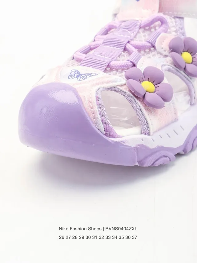 Nike Floral-Embellished Multi-Strap Chunky Sole Casual Sandals 10