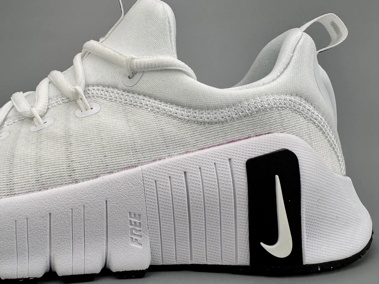 Nike Free White Black Knit Upper Segmented Flex Groove Sole Running Shoes 7