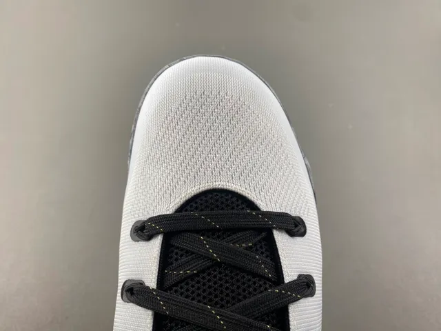Nike Gray Black Low-Top Silhouette Perforated Mesh Upper Basketball Shoes 5