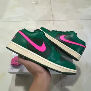 Nike Green Pink Low-Top Leather Upper Lifestyle Sneakers