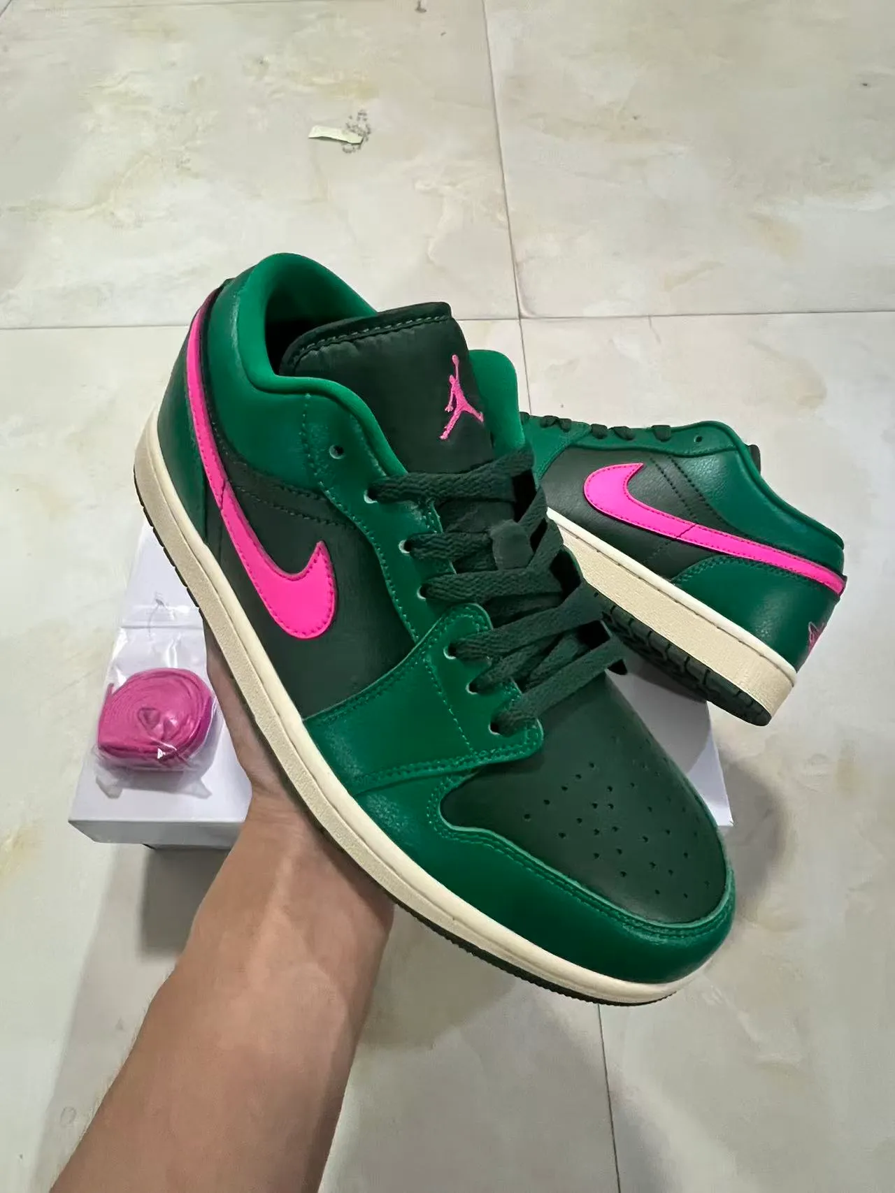 Nike Green Pink Low-Top Leather Upper Lifestyle Sneakers 2