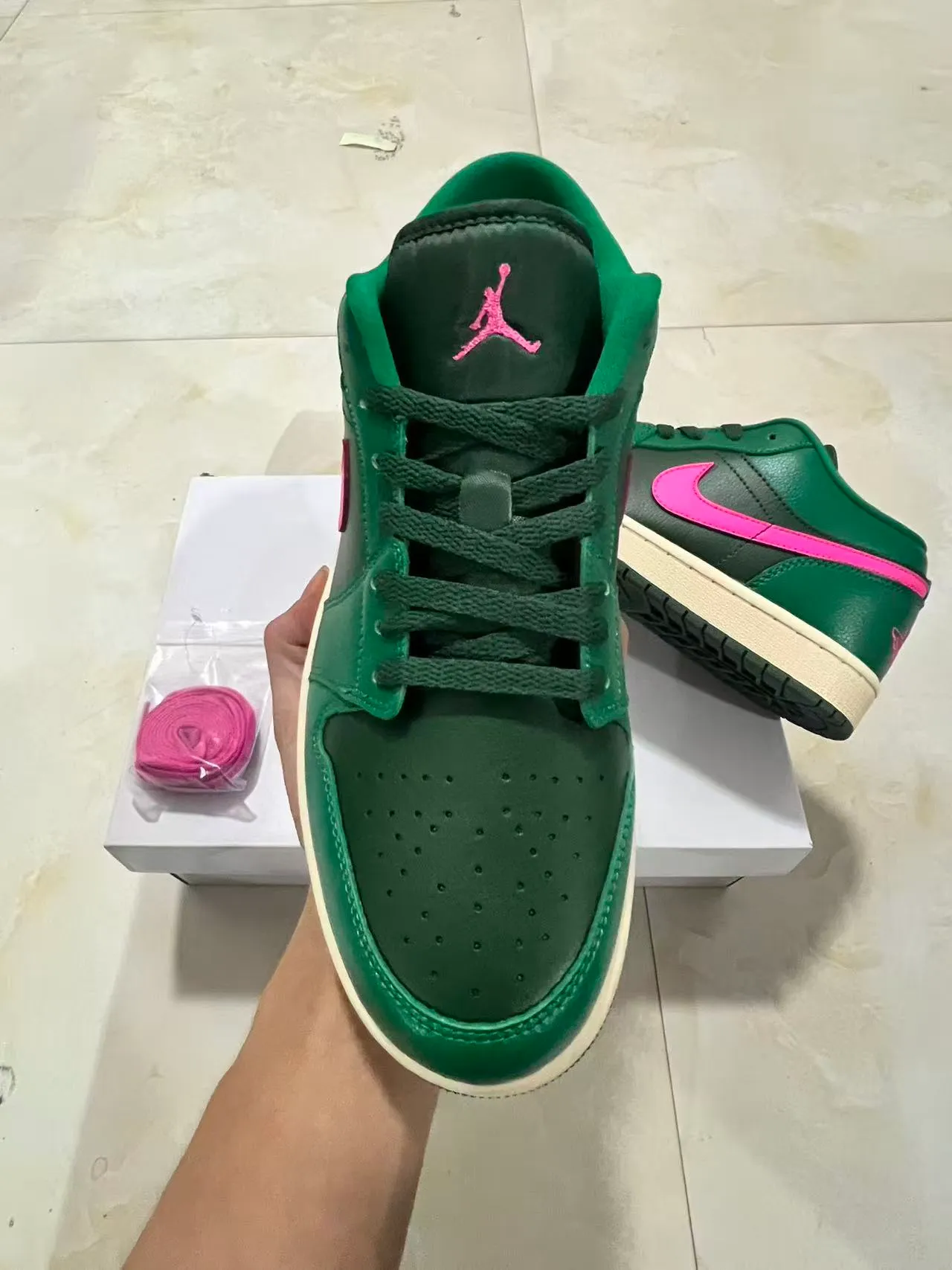 Nike Green Pink Low-Top Leather Upper Lifestyle Sneakers 3