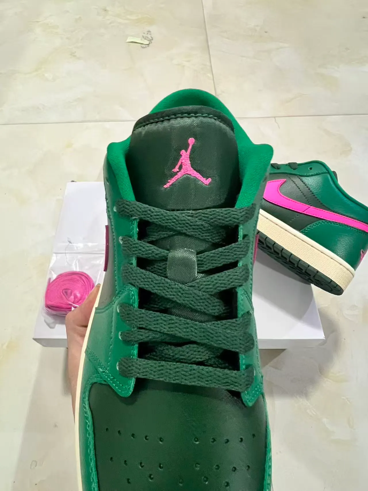 Nike Green Pink Low-Top Leather Upper Lifestyle Sneakers 4