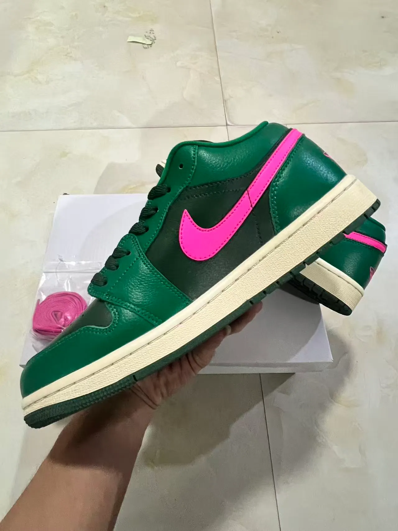 Nike Green Pink Low-Top Leather Upper Lifestyle Sneakers 5