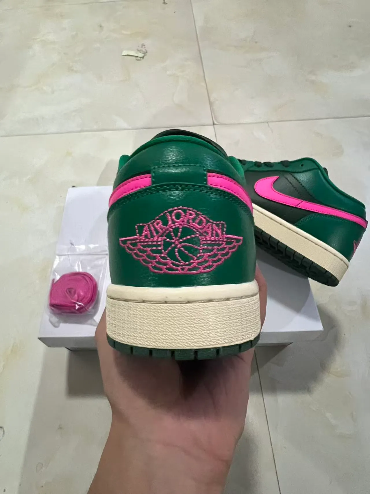 Nike Green Pink Low-Top Leather Upper Lifestyle Sneakers 8