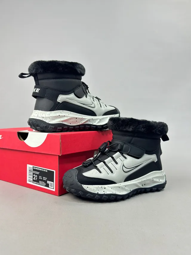Nike Bottines de neige isolées à bout haut avec bordure en fourrure 5