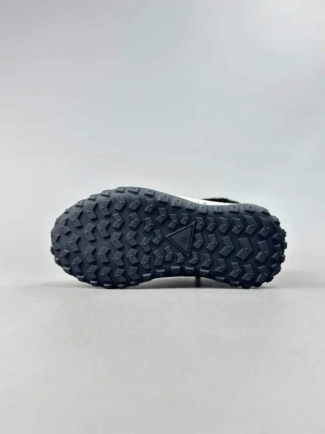 Nike Bottines de neige isolées à bout haut avec bordure en fourrure 9