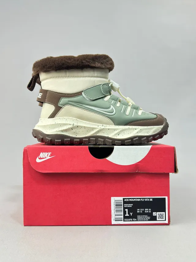 Nike Bottines de neige isolées à bout haut avec bordure en fourrure 11