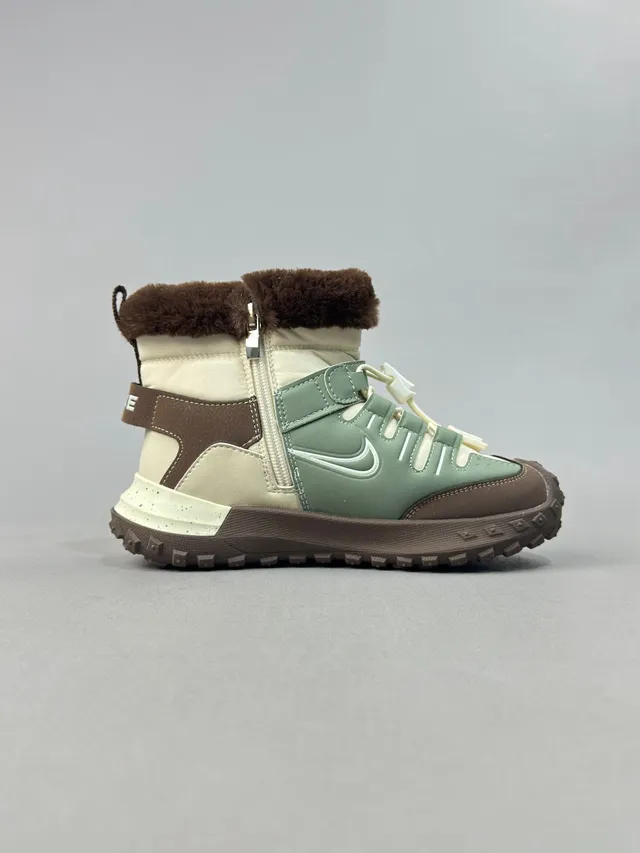 Nike Bottines de neige isolées à bout haut avec bordure en fourrure 14