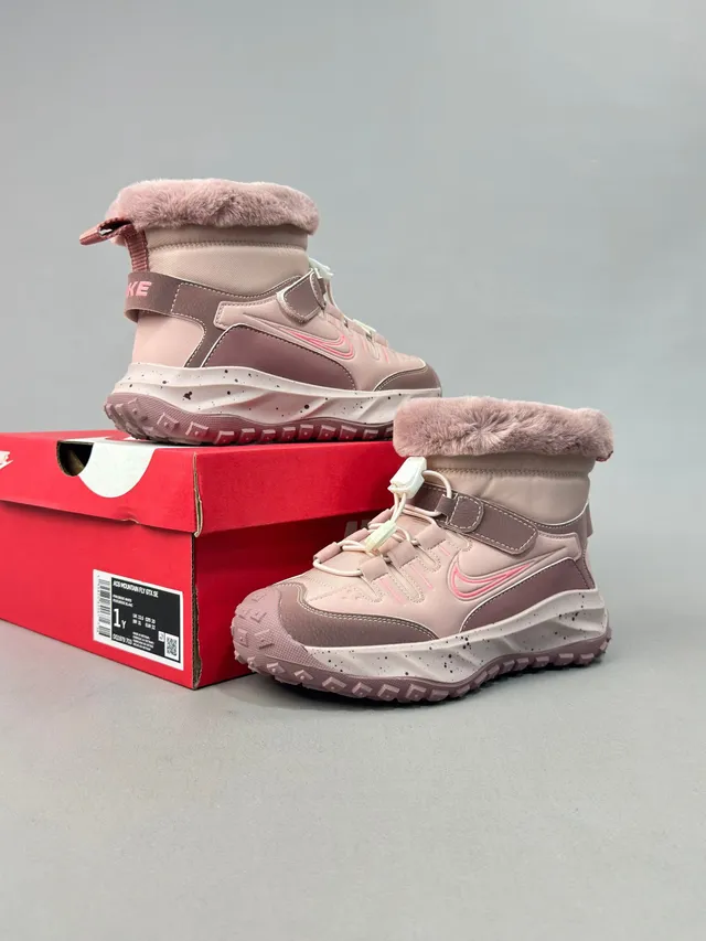 Nike Bottines de neige isolées à bout haut avec bordure en fourrure 19