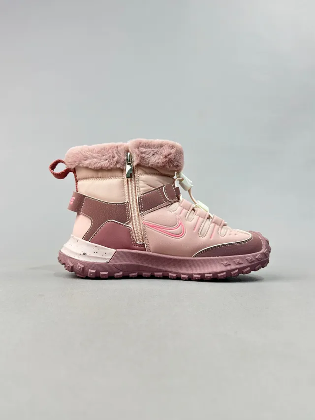 Nike Bottines de neige isolées à bout haut avec bordure en fourrure 22