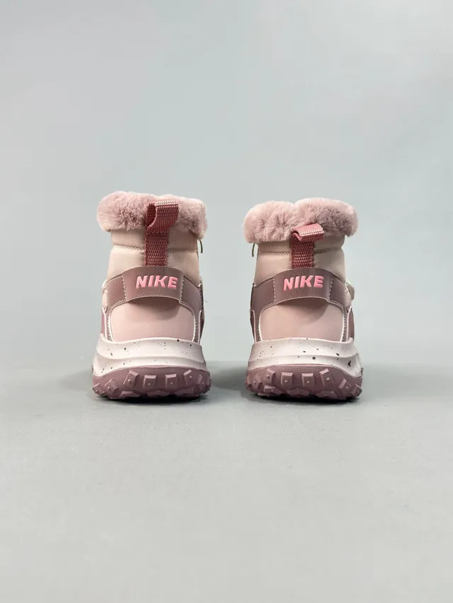 Nike Bottines de neige isolées à bout haut avec bordure en fourrure 23