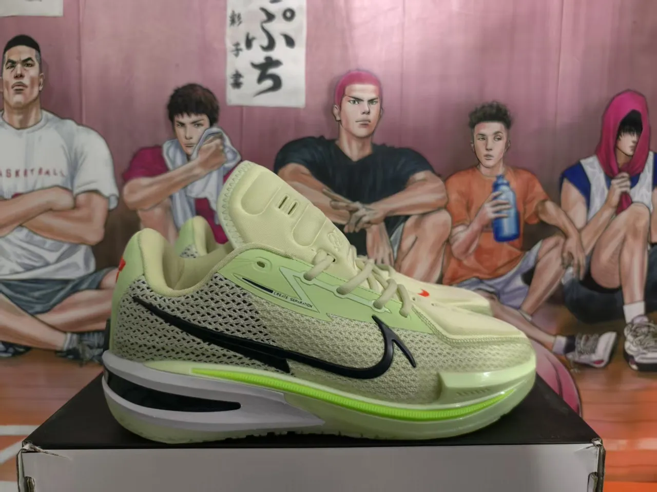 Nike Tênis de Basquete Superior de Malha e Sintético em Verde Claro e Preto de Baixo 2