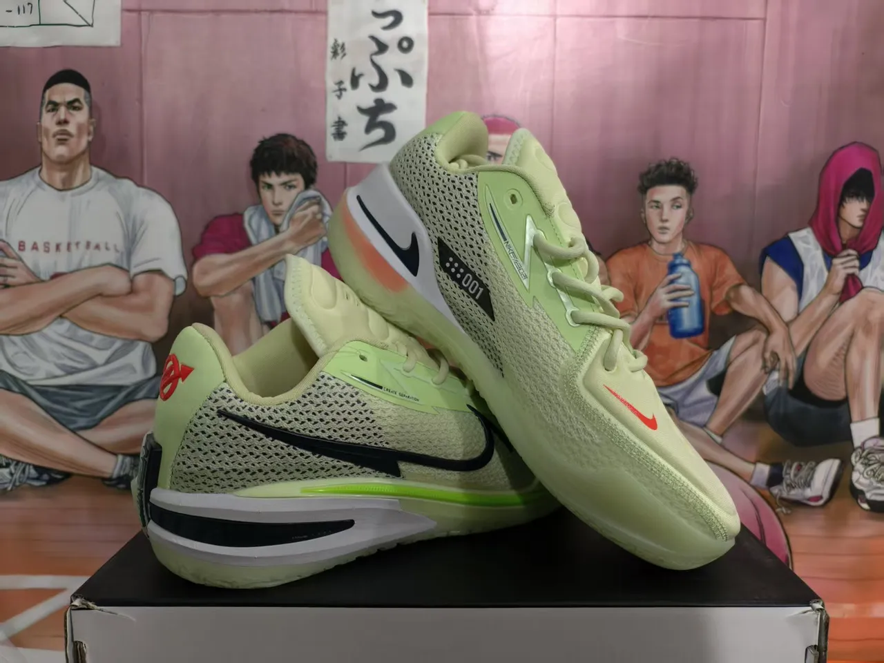 Nike Tênis de Basquete Superior de Malha e Sintético em Verde Claro e Preto de Baixo 5