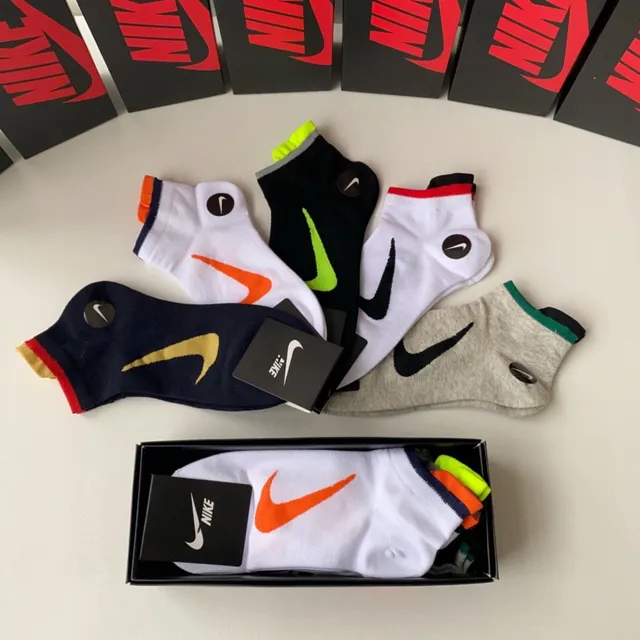 Nike বহু রঙের কম-কাট গোড়ালি বুনন নির্মাণ মোজা 8