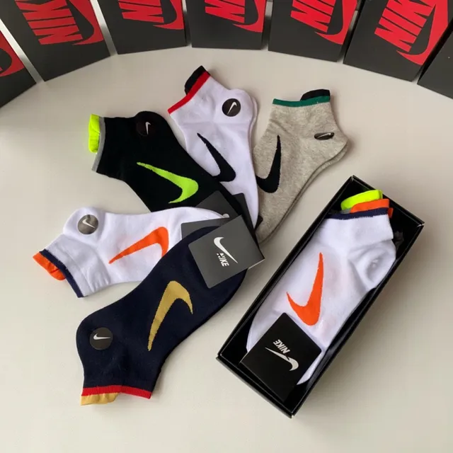 Nike বহু রঙের কম-কাট গোড়ালি বুনন নির্মাণ মোজা 9