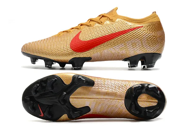 Nike Chaussures de football multicolor à coupe basse avec upper à impression graphique pour terrain ferme 18