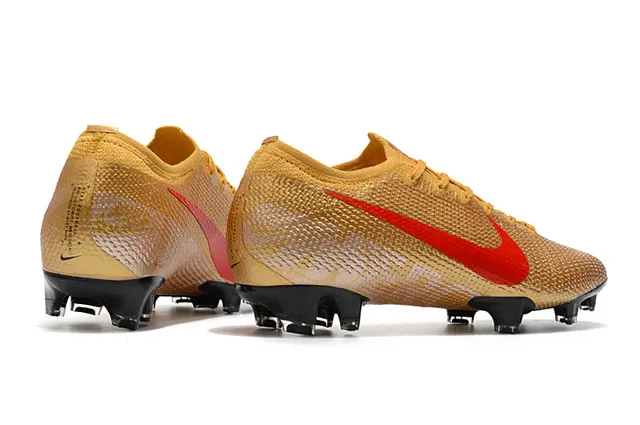 Nike Chaussures de football multicolor à coupe basse avec upper à impression graphique pour terrain ferme 23