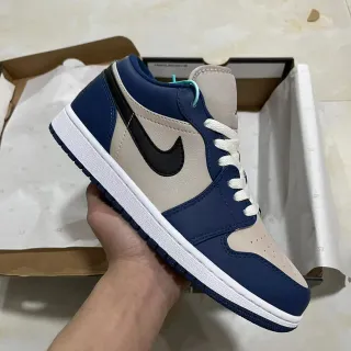 Nike Navy Beige Low-Top Silhouette Layered Leather Construction Lifestyle Sneakers