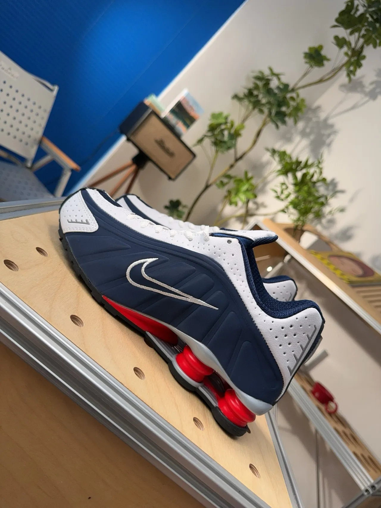 Nike Navy White Low-Top Perforated Upper Lifestyle Sneakers 4