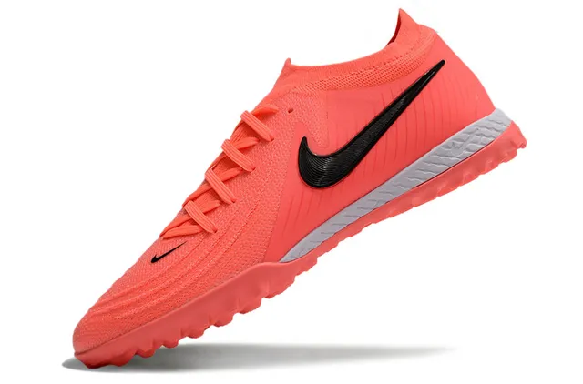 Nike Zapatillas de fútbol naranja y negro con upper de punto, cuello bajo para césped artificial 3