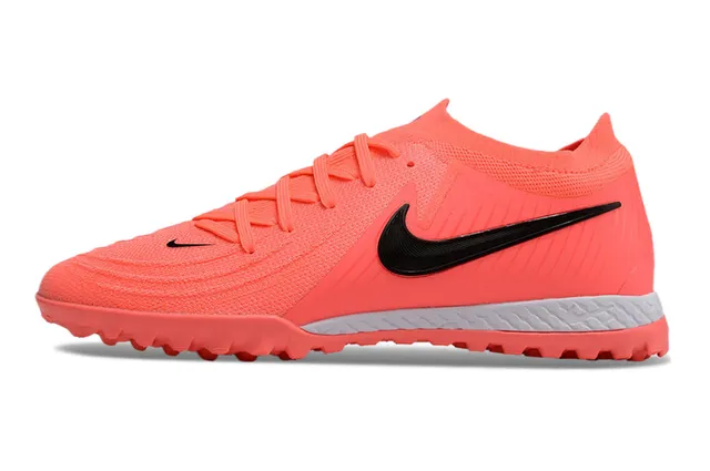 Nike Zapatillas de fútbol naranja y negro con upper de punto, cuello bajo para césped artificial 7