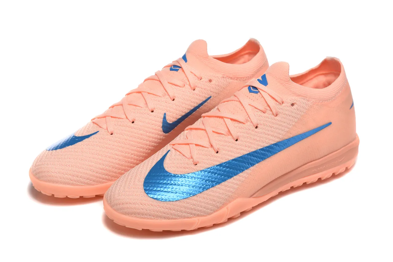 Nike Chaussures de football turf avec upper en knit orange et bleu et col bas 8