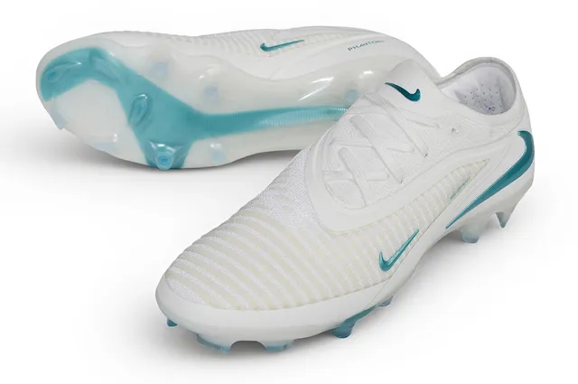 Nike Phantom GT White Blue Knit Upper Transparent TPU Cage Firm-Ground Soccer Shoes 4