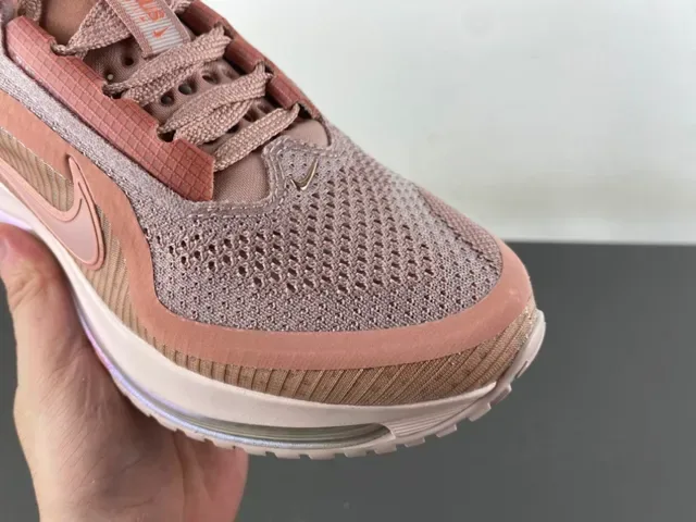 Nike Chaussures de running rose beige avec upper de knit visible Air Zoom Unit 2