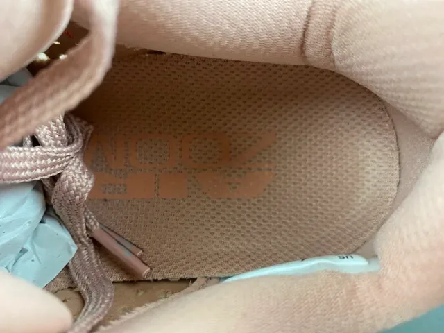 Nike Chaussures de running rose beige avec upper de knit visible Air Zoom Unit 7