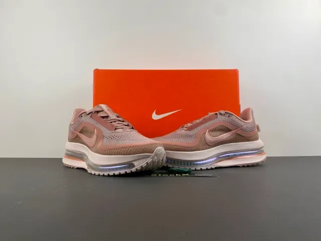 Nike Chaussures de running rose beige avec upper de knit visible Air Zoom Unit 13