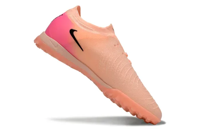 Nike Chuteiras com upper de malha rosa e laranja gradiente para turf 2