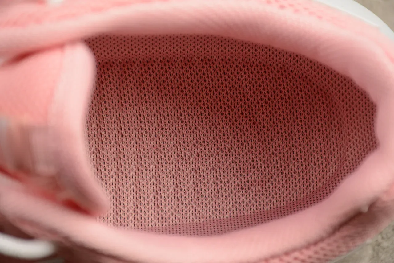Nike Pink White Engineered Mesh Upper One-Piece Foam Midsole Lifestyle Sneakers 7