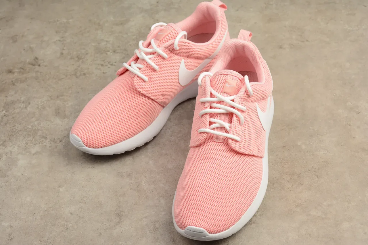 Nike Pink White Engineered Mesh Upper One-Piece Foam Midsole Lifestyle Sneakers 11