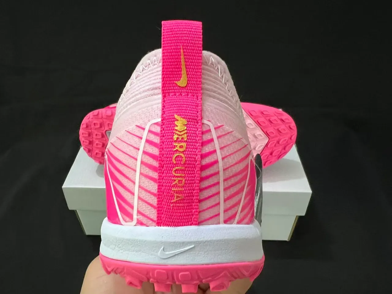 Nike Pink White Knit Upper Low-Cut Silhouette Indoor Soccer Shoes 10