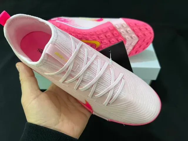 Nike Pink White Knit Upper Low-Cut Silhouette Indoor Soccer Shoes 12
