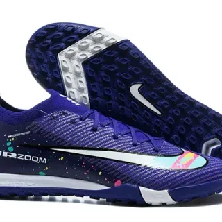 Nike Zapatillas de fútbol Turf con upper de knit multicolor y impresión de motas púrpura