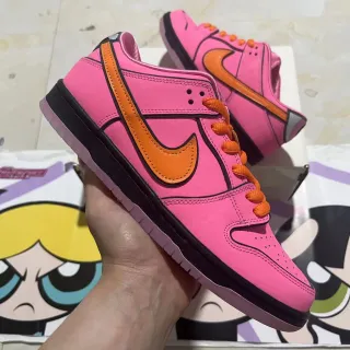 Nike SB Dunk Low 粉色橙色黑色滑板鞋