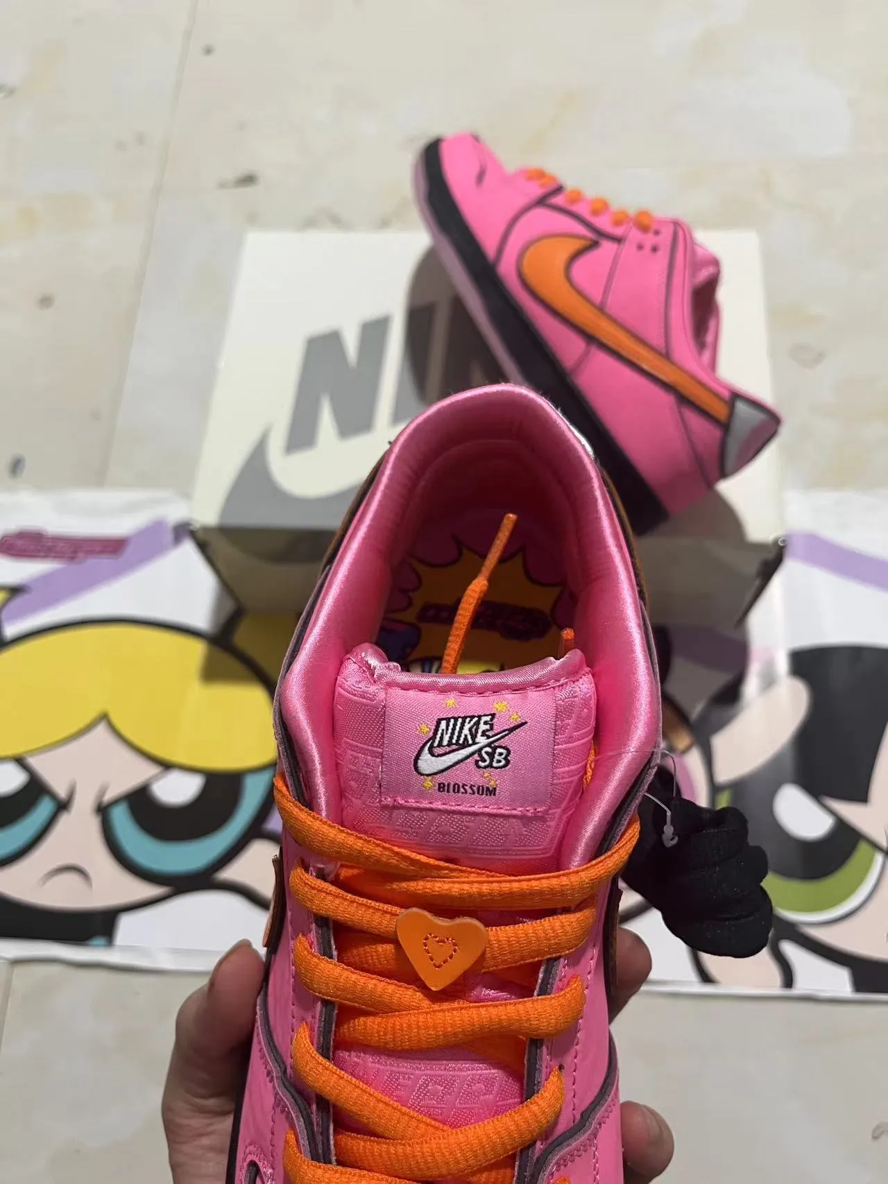 Nike SB Dunk Low 粉色橙色黑色滑板鞋 4