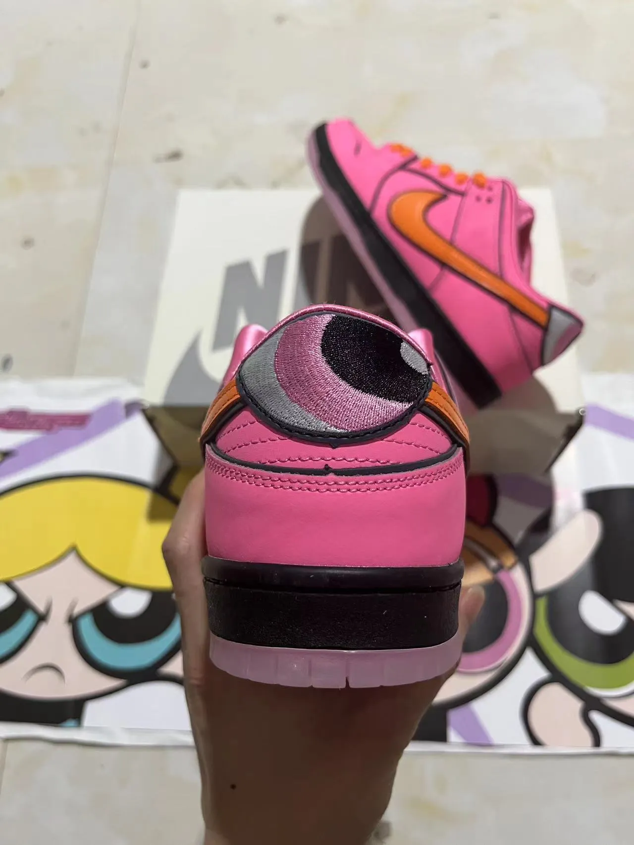 Nike SB Dunk Low 粉色橙色黑色滑板鞋 8