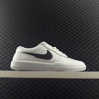 Nike SB Force 58 सफेद और काला स्केटबोर्ड जूते