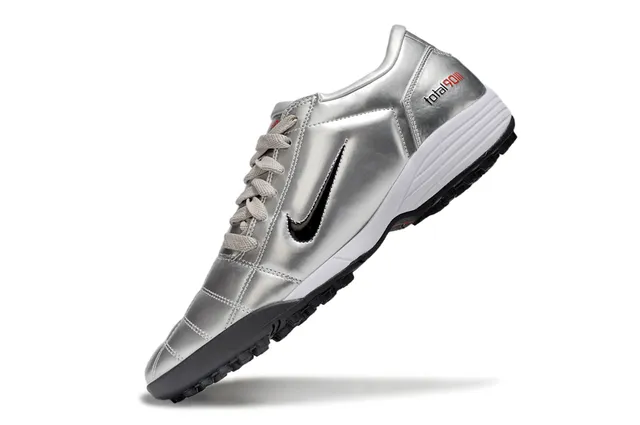 Nike Total 90 III Zapatos de fútbol Turf plateados metálicos 4