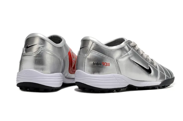 Nike Total 90 III Zapatos de fútbol Turf plateados metálicos 5