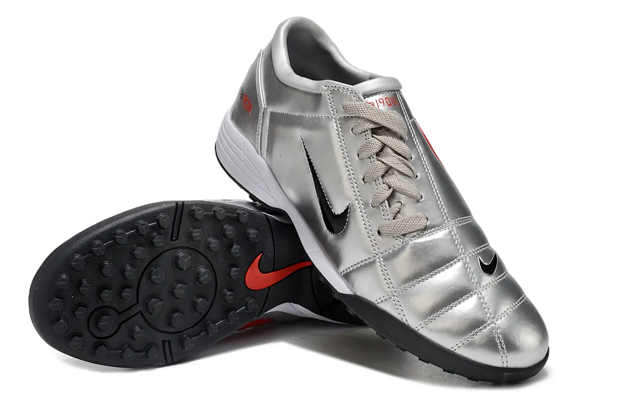 Nike Total 90 III Zapatos de fútbol Turf plateados metálicos 6