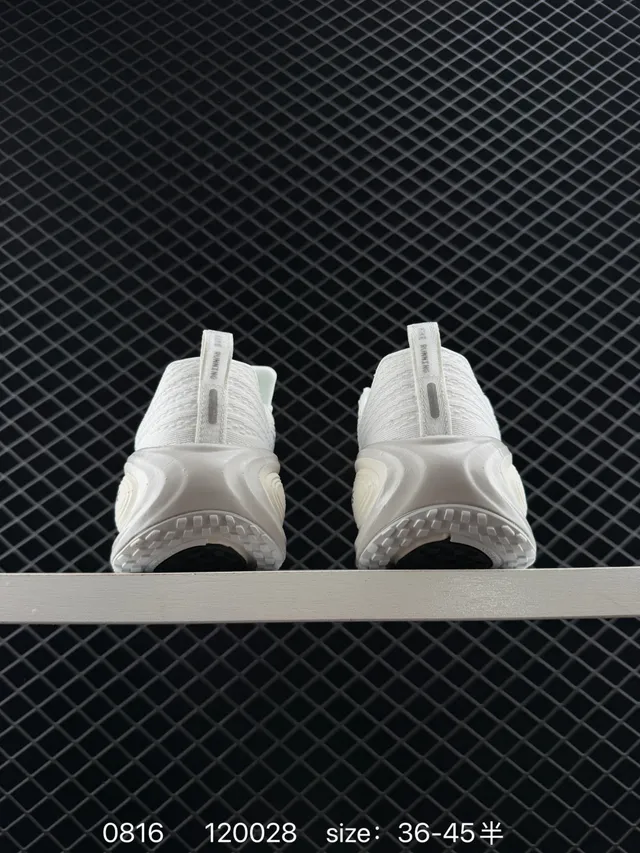 Nike VOMERO PLUS Zapatos de correr blancos y negros ZoomX 3