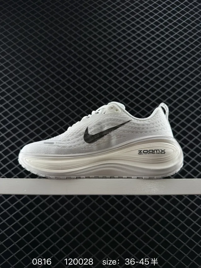 Nike VOMERO PLUS Zapatos de correr blancos y negros ZoomX 5